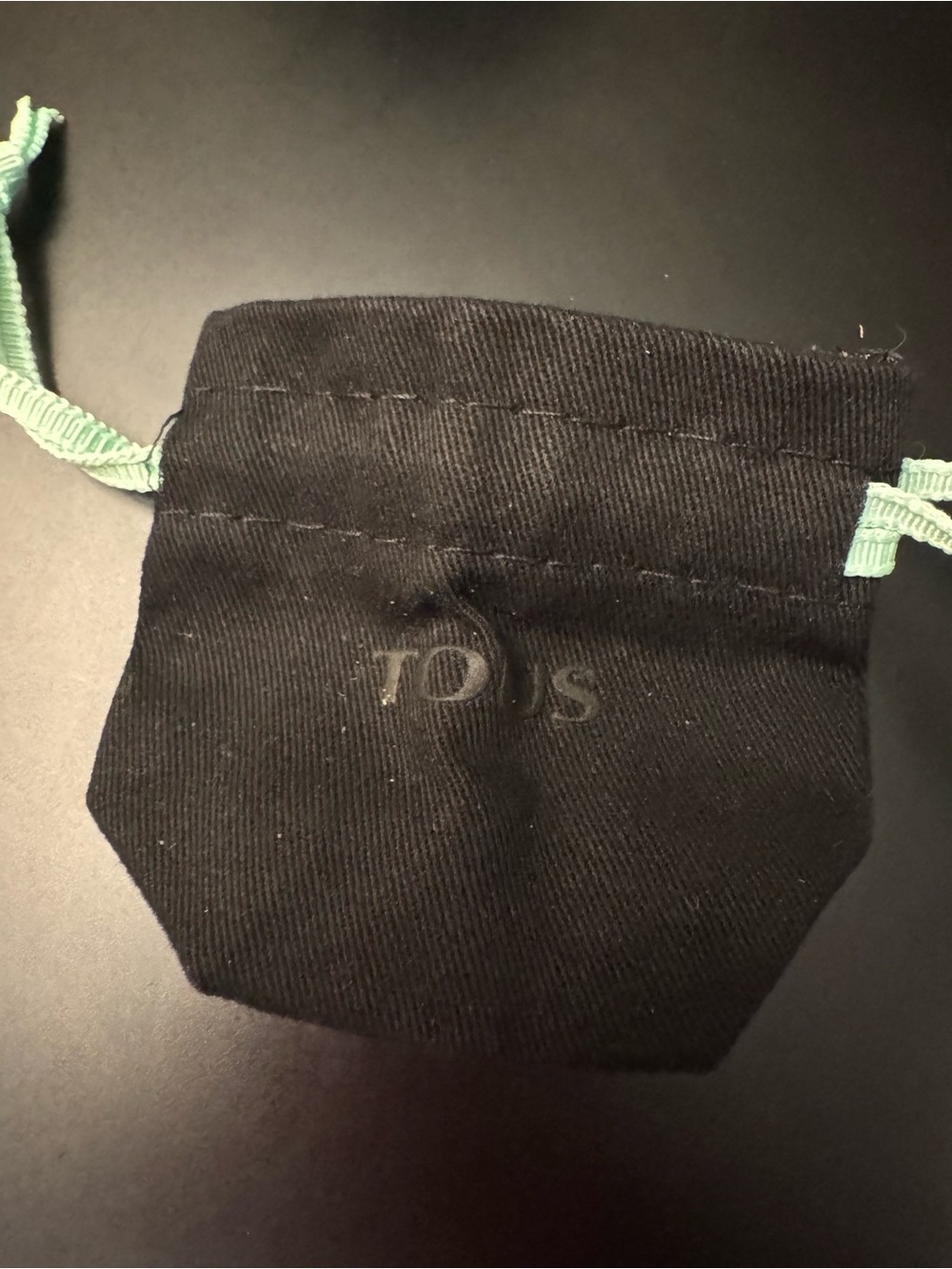 TOUS 18k Gold Ring with Mesh Ribbon Band - Picture 8 of 12